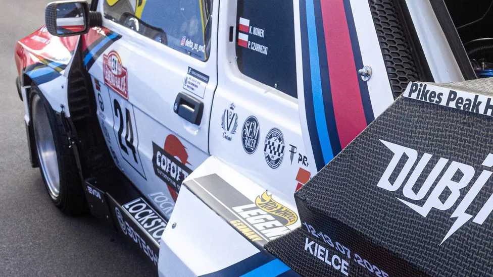 Paweł Czarnecki custom Fiat 126B geniş gövde ralli tasarımı