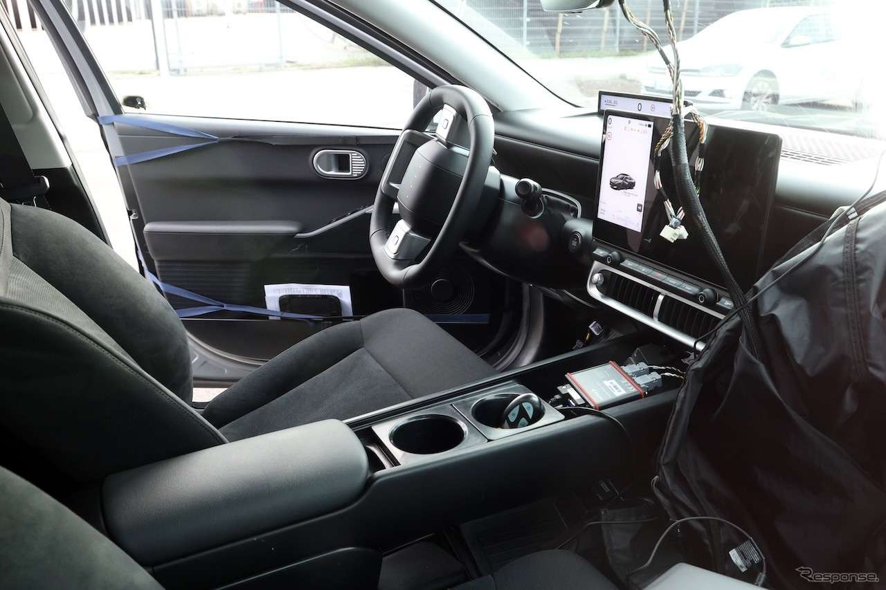 Hyundai Ioniq 3 iç mekânı ve tablet tipi ekran