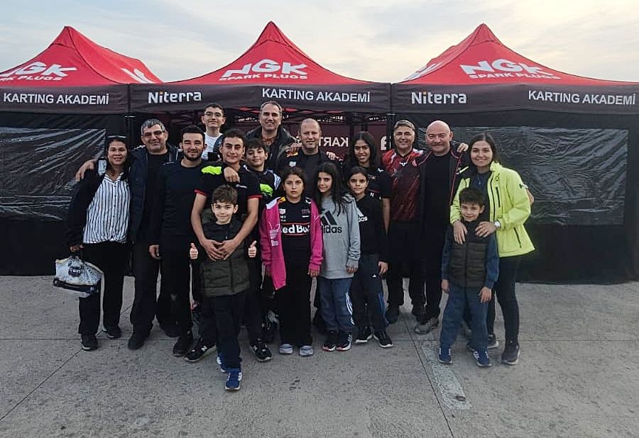 İzmir Karting Akademi takımı