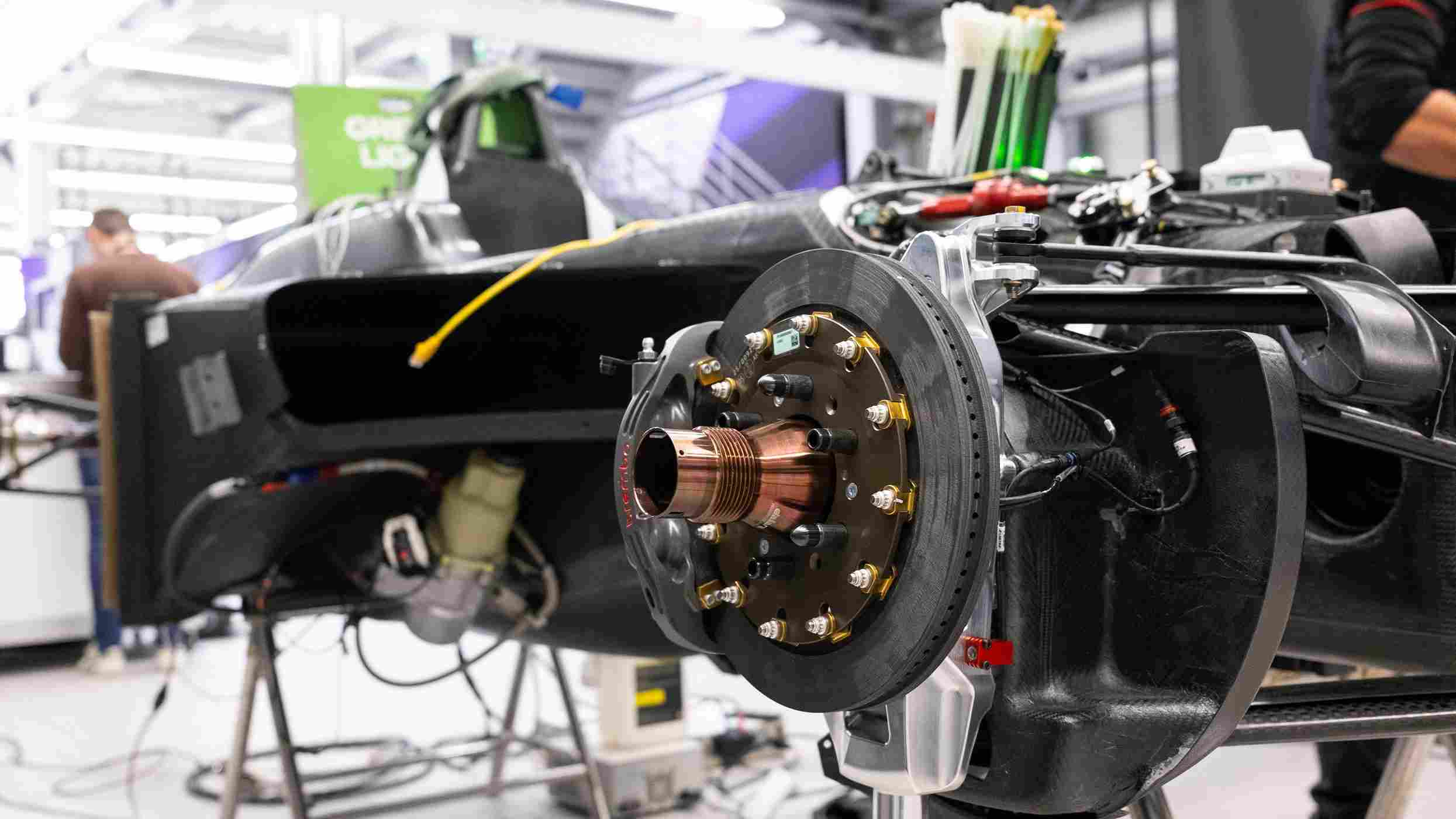 Porsche Formula E 99X Electric GEN4 yarış aracı, 2026/27 sezonu için yeni operasyon modeli