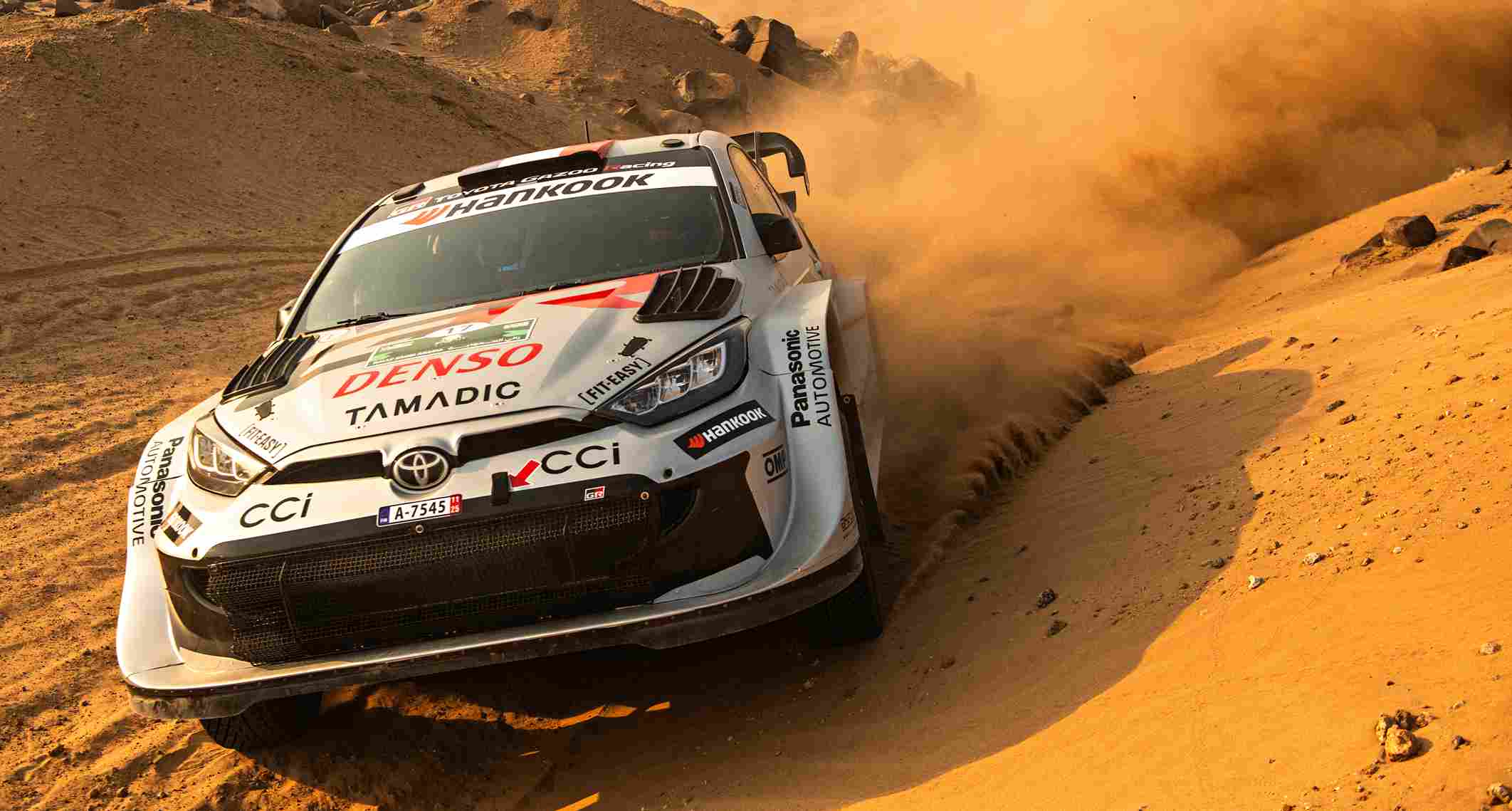 WRC 2025 şampiyonu Ogier Toyota GR Yaris Rally1 ile Suudi Arabistan’da mücadele ederken
