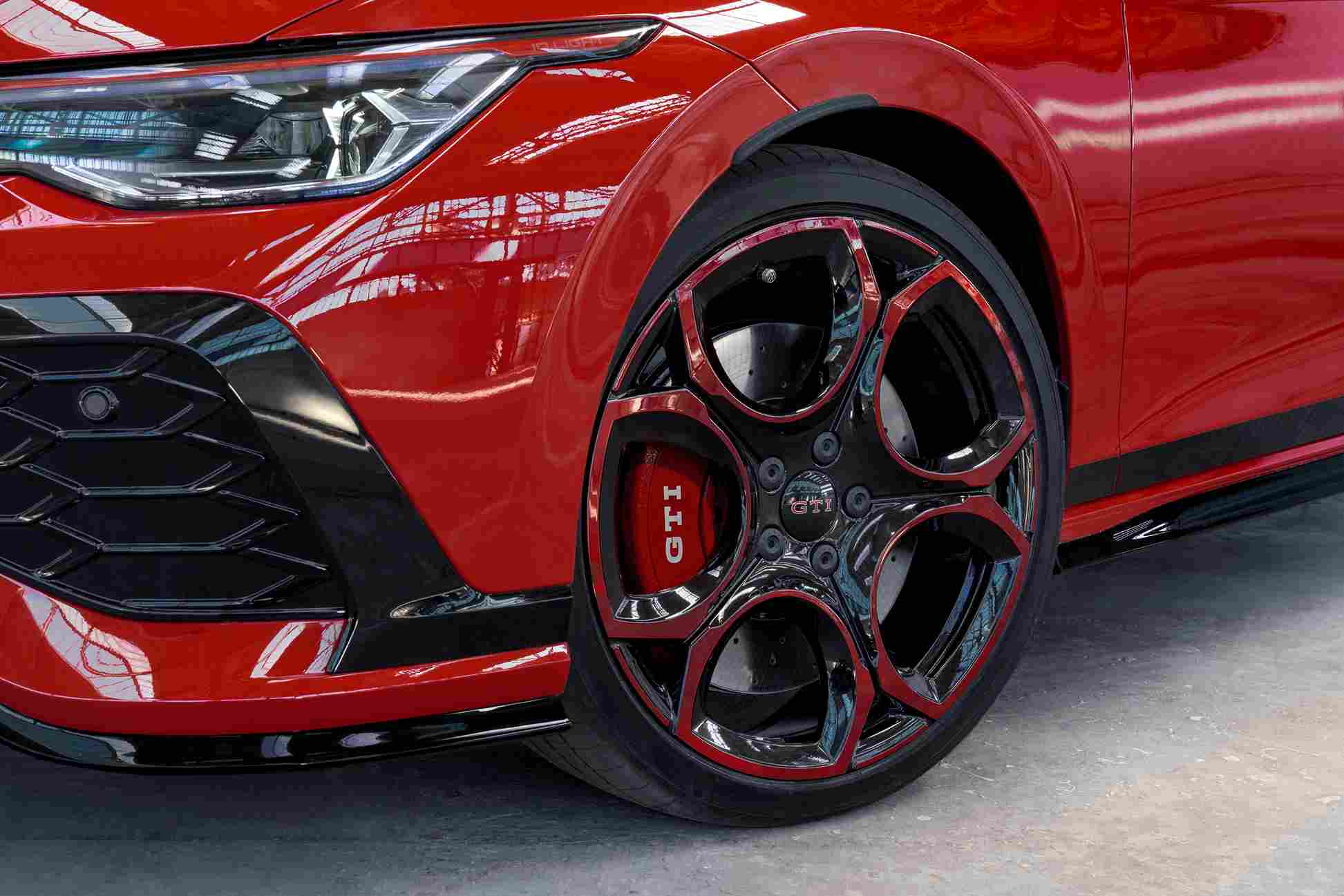 Volkswagen Golf GTI Edition 50, 50. yıl özel model, 325 PS GTI, GTI Performance paketi, Volkswagen hot hatch