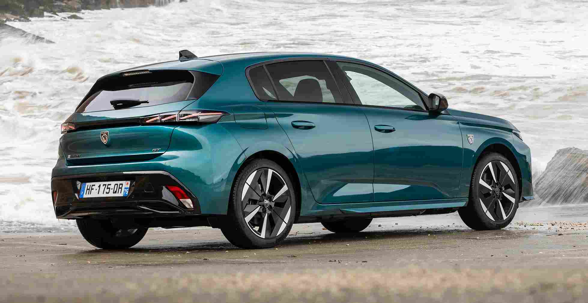 2026’da Türkiye’ye gelecek olan 450 km menzilli Peugeot E-308 elektrikli hatchback