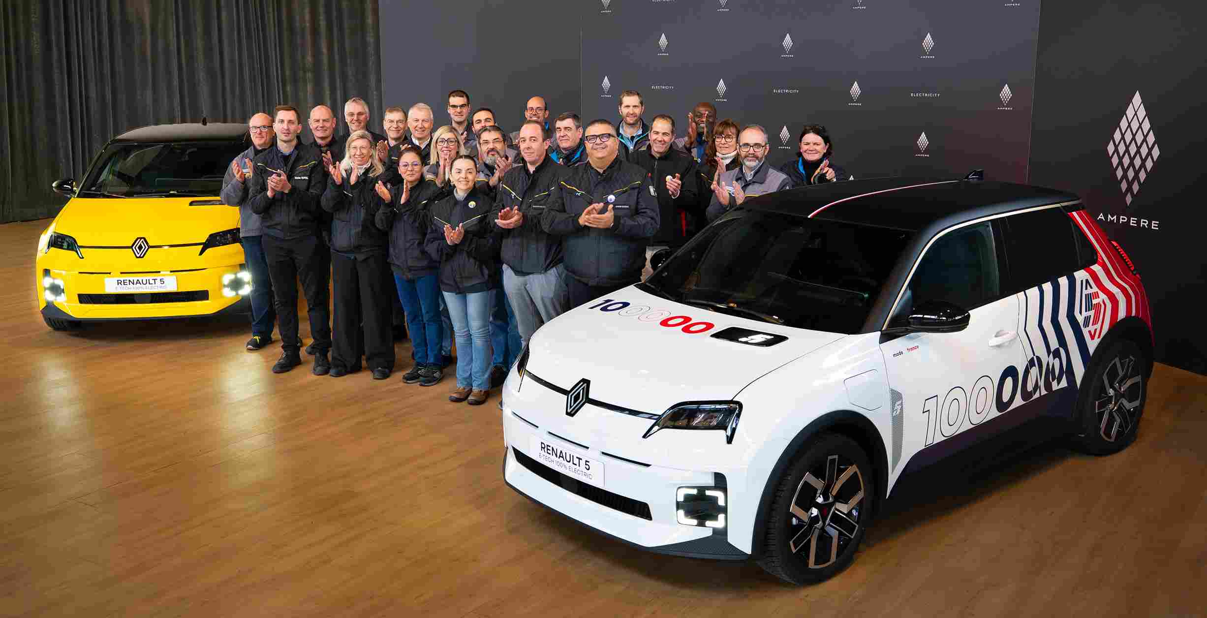 Renault 5 E-Tech electric üretim hattında 100 bininci araç