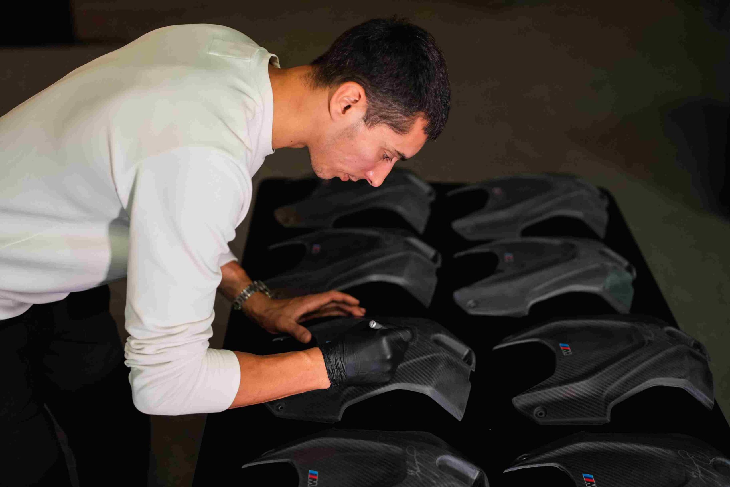 Toprak Razgatlıoğlu imzalı BMW M 1000 RR Champions Edition özel seri