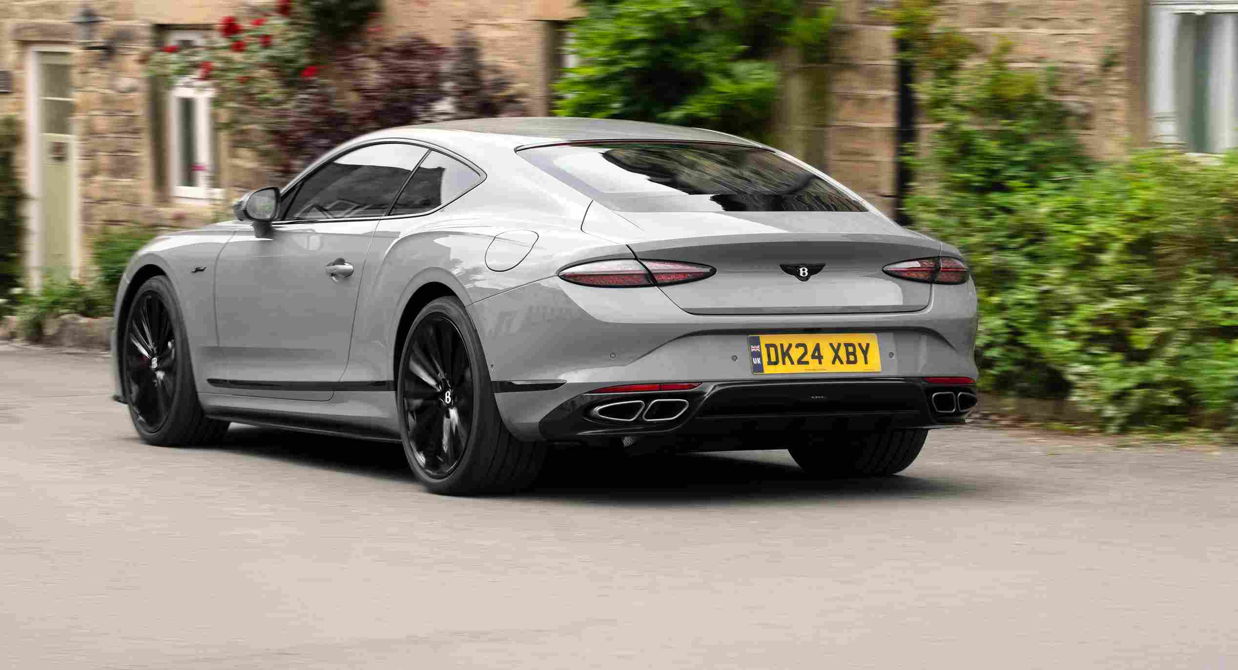 Bentley Continental GT üzerindeki Carbon Fibre Styling Specification