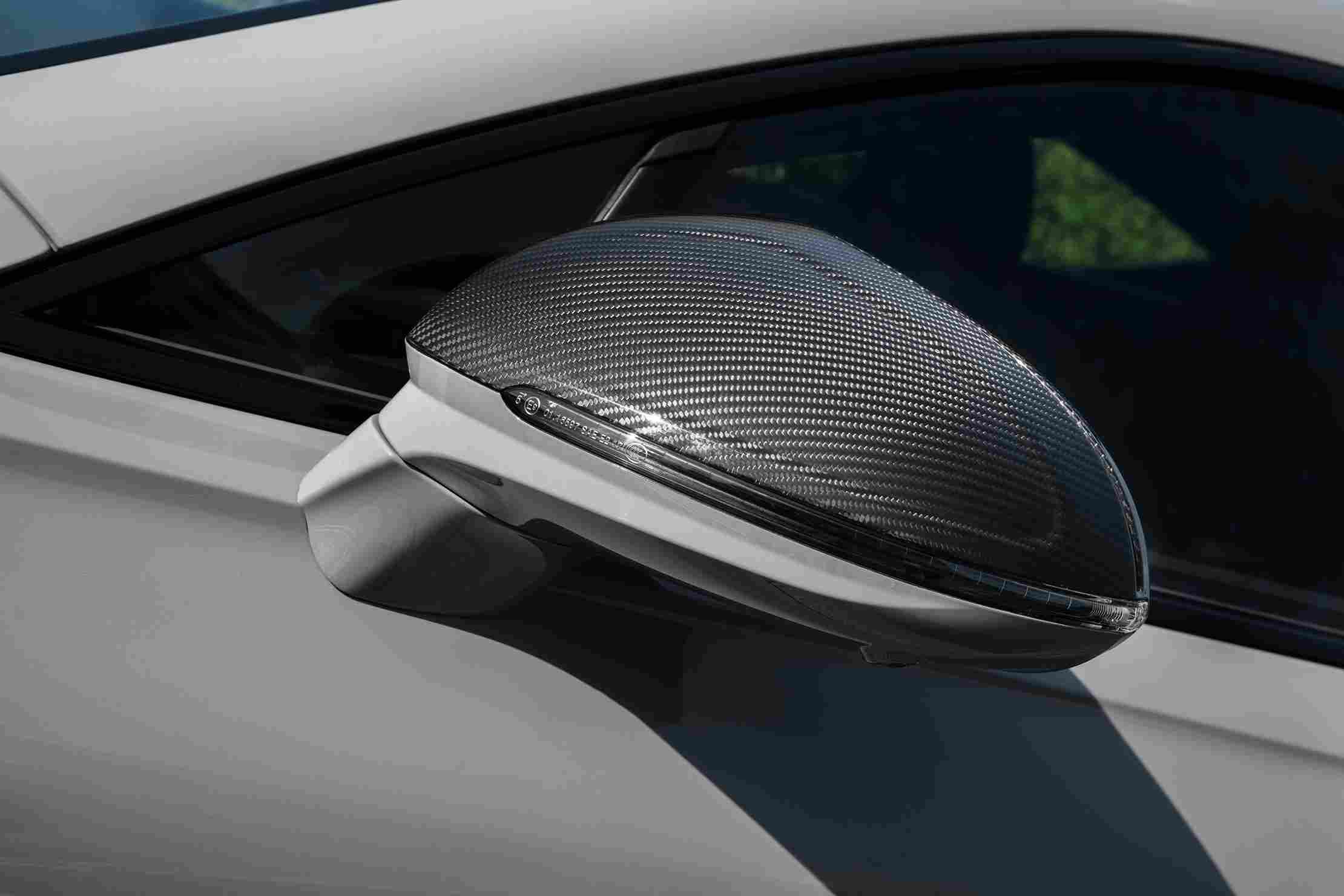 Bentley Flying Spur karbon fiber ayna detayı