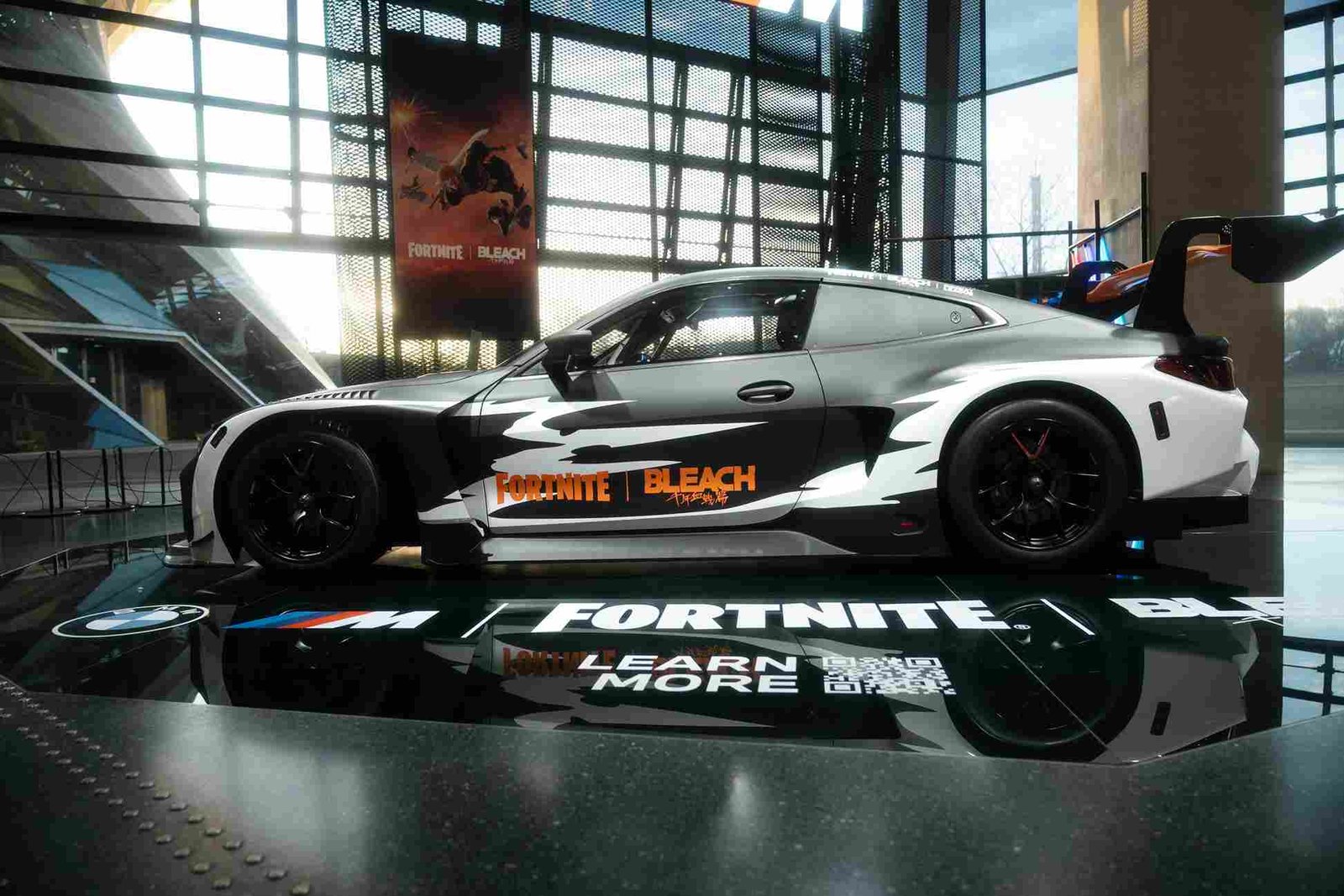 BMW Welt’te sergilenen BMW M4 GT3 EVO