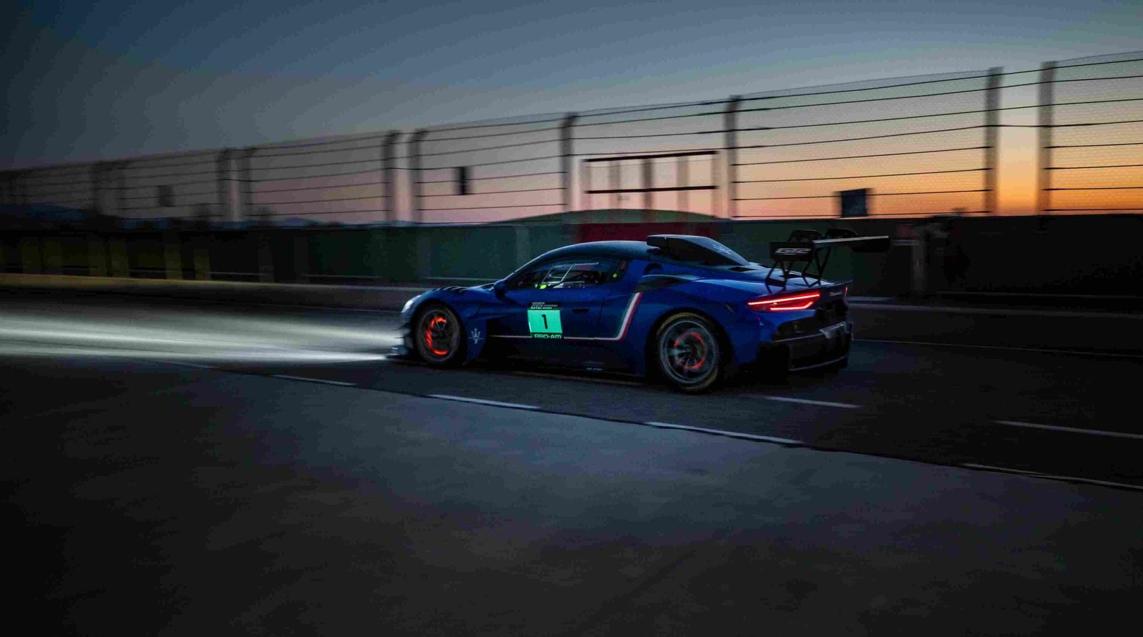 Maserati GT2 pist mücadelesi