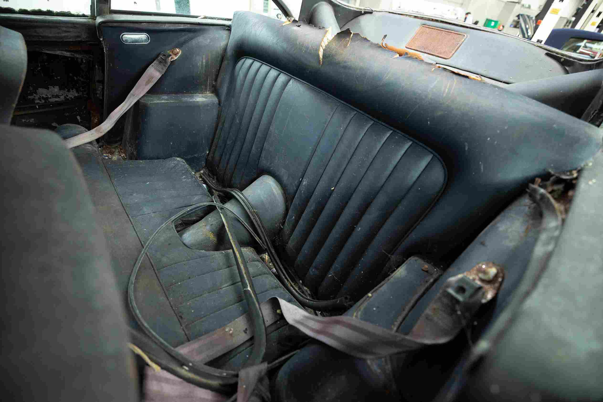 1965 aston martin db5 vantage iç mekan