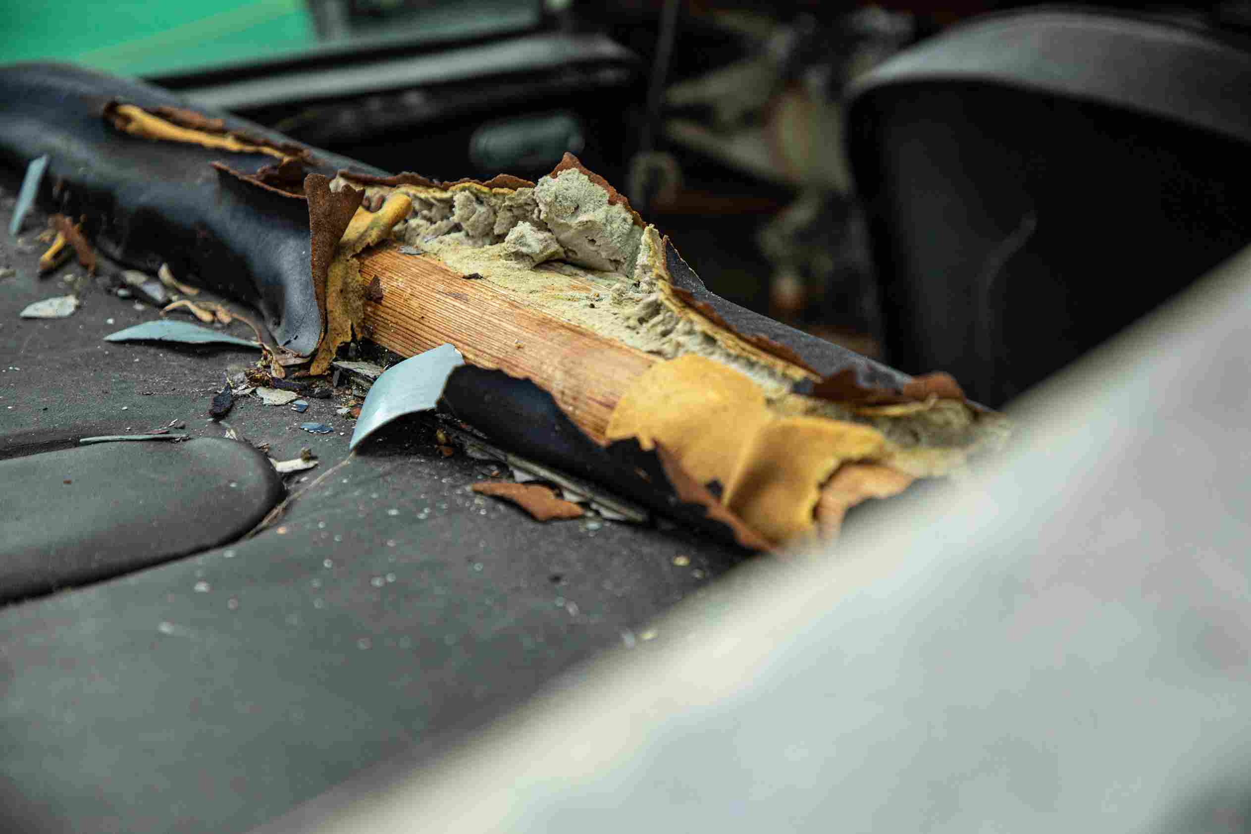 klasik aston martin db5 iç mekan