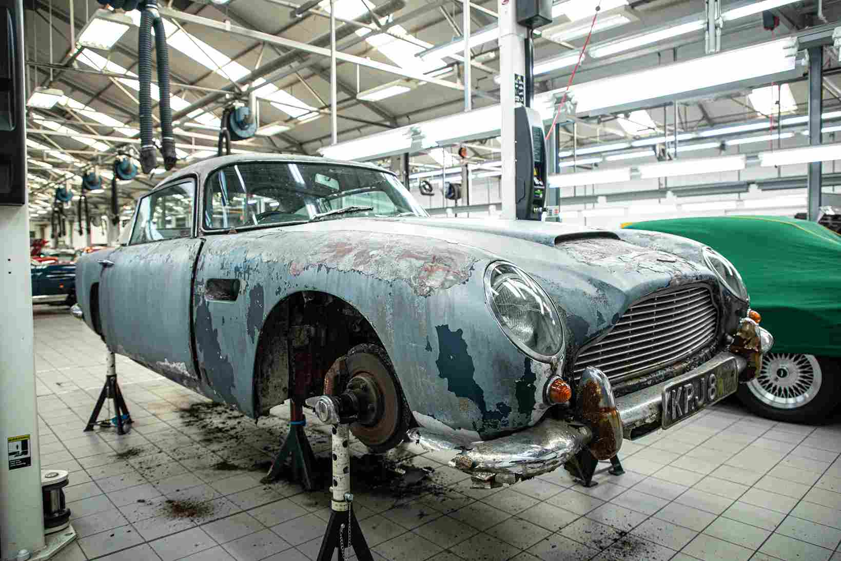 aston martin db5 restorasyonu silver birch restorasyon öncesi