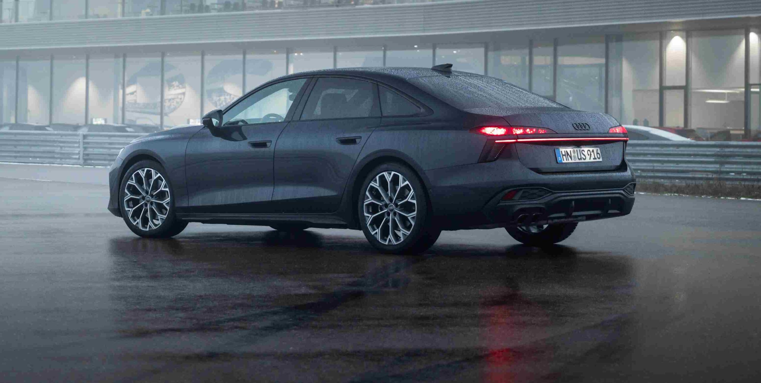 Audi Q5 ve A6 için sunulan yeni V6 TDI motor ve elektrikli kompresör teknolojisi