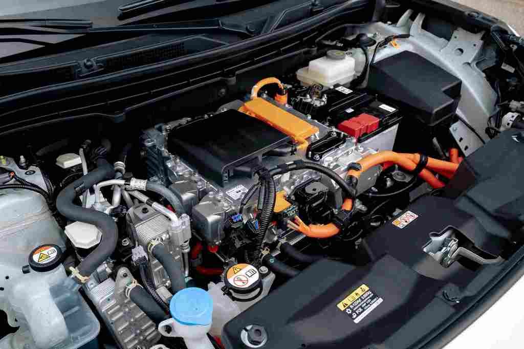 Yeni Toyota Urban Cruiser elektrikli SUV elektrikli motor