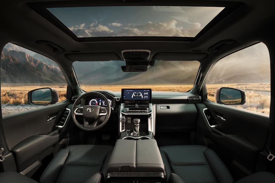 Toyota Land Cruiser 300 Performance Hybrid iç mekan