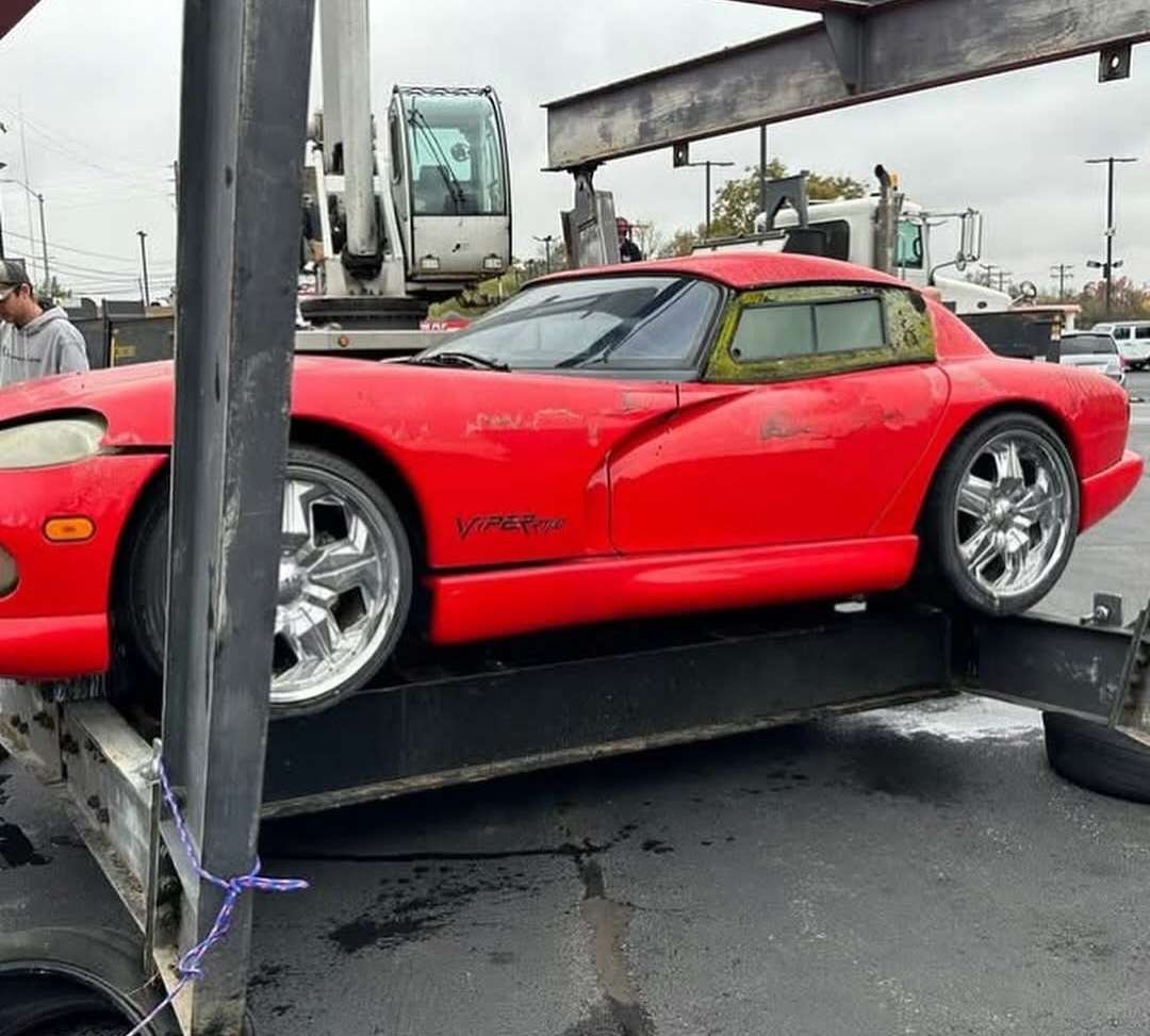 1994 Dodge Viper RT/10 Viper in the Sky 28 yıl sonra indirildi