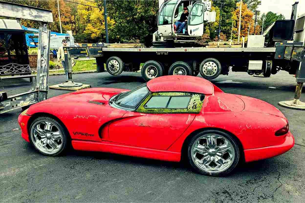 1994 Dodge Viper RT/10 Viper in the Sky 28 yıl sonra indirildi