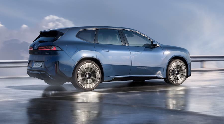 Yeni BMW iX3 arka tasarım