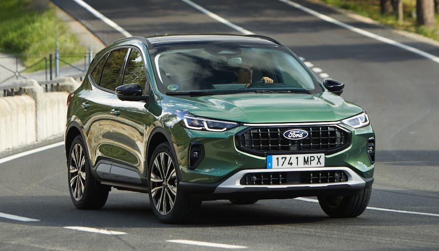 2026 Ford Kuga BlueCruise ön tasarım