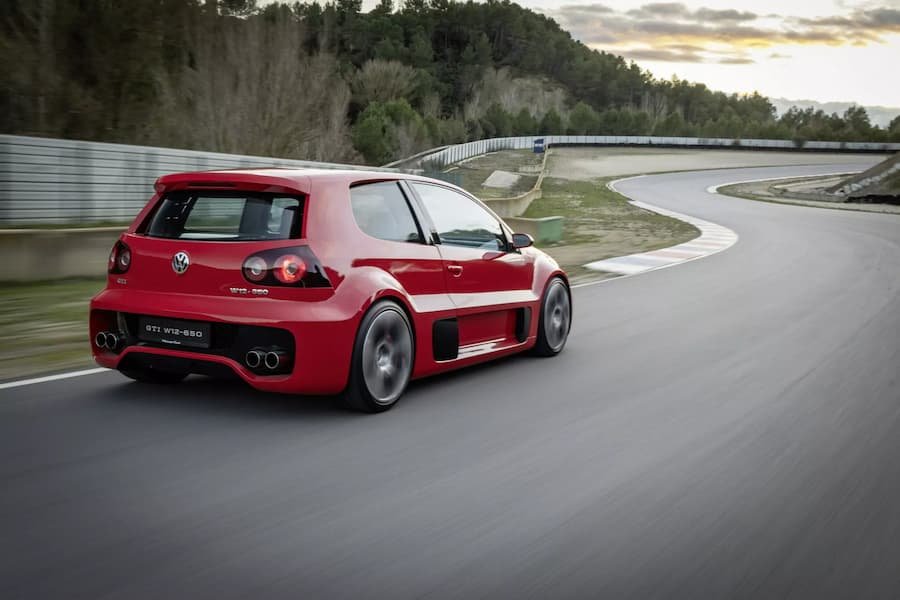 Volkswagen Golf GTI W12-650 arka görünüm