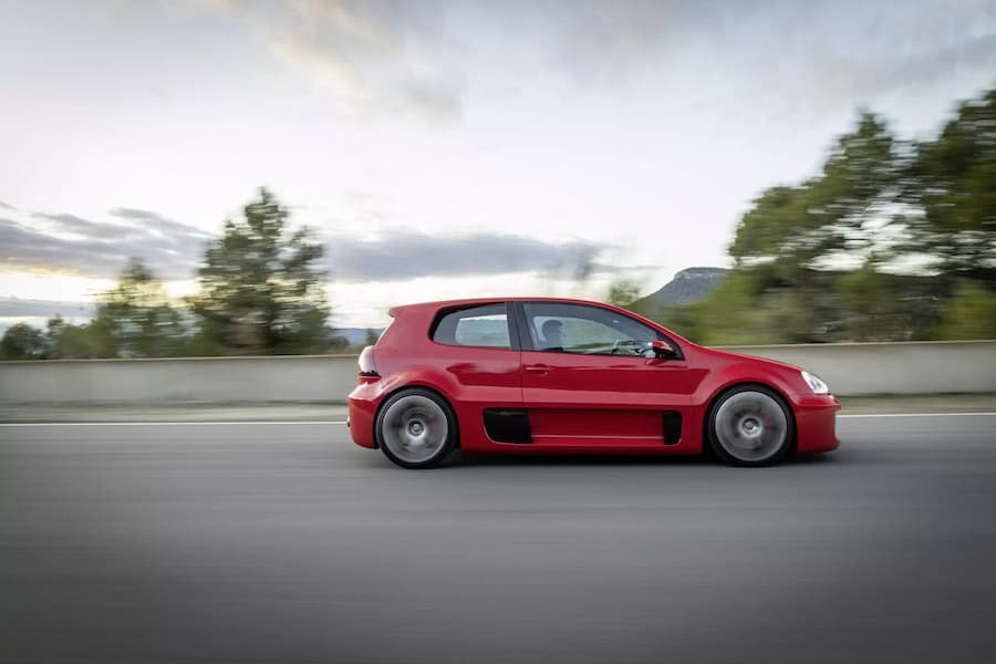 Volkswagen Golf GTI W12-650 YAN GÖRÜNÜM