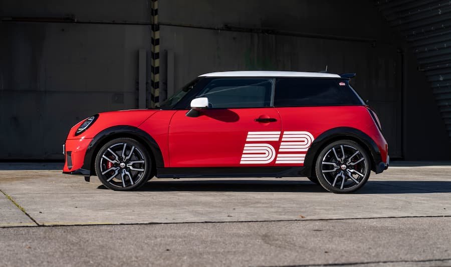 MINI 1965 Victory Edition YAN GÖRÜNÜM