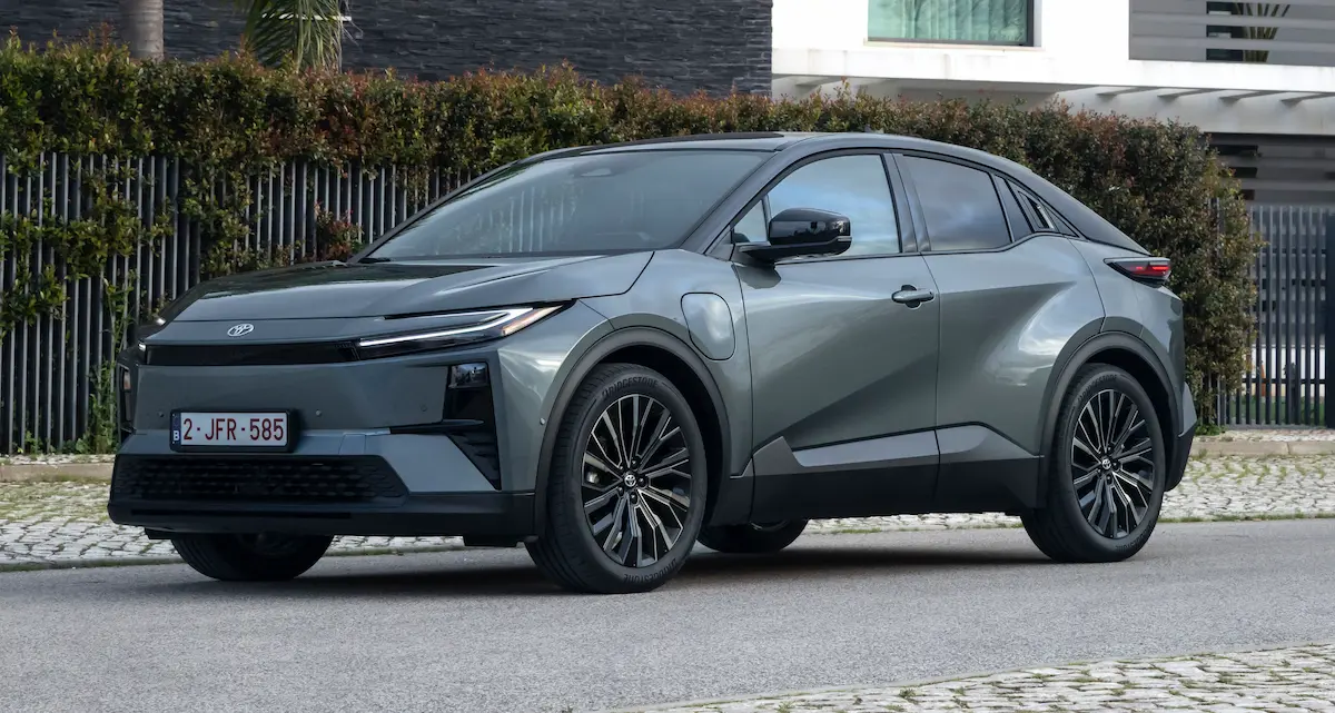 2026 Toyota C-HR+ ön
