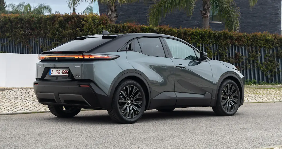 2026 Toyota C-HR+ arka