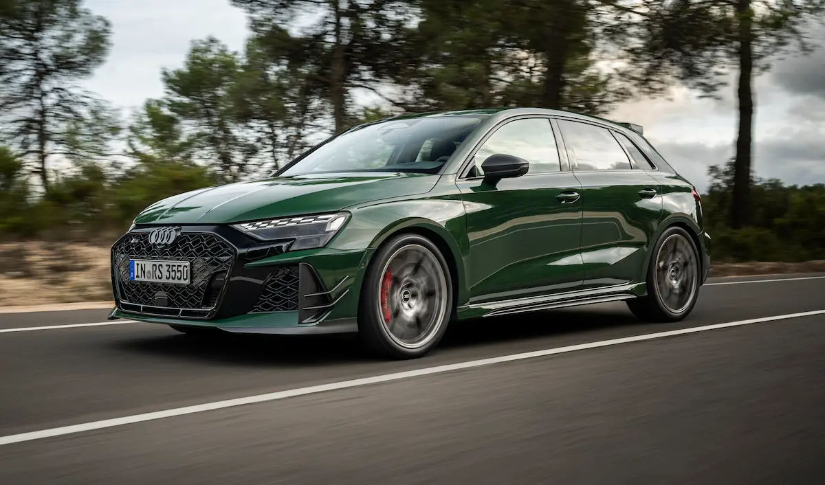 Audi RS 3 Competition Limited hatchback ön görünüm