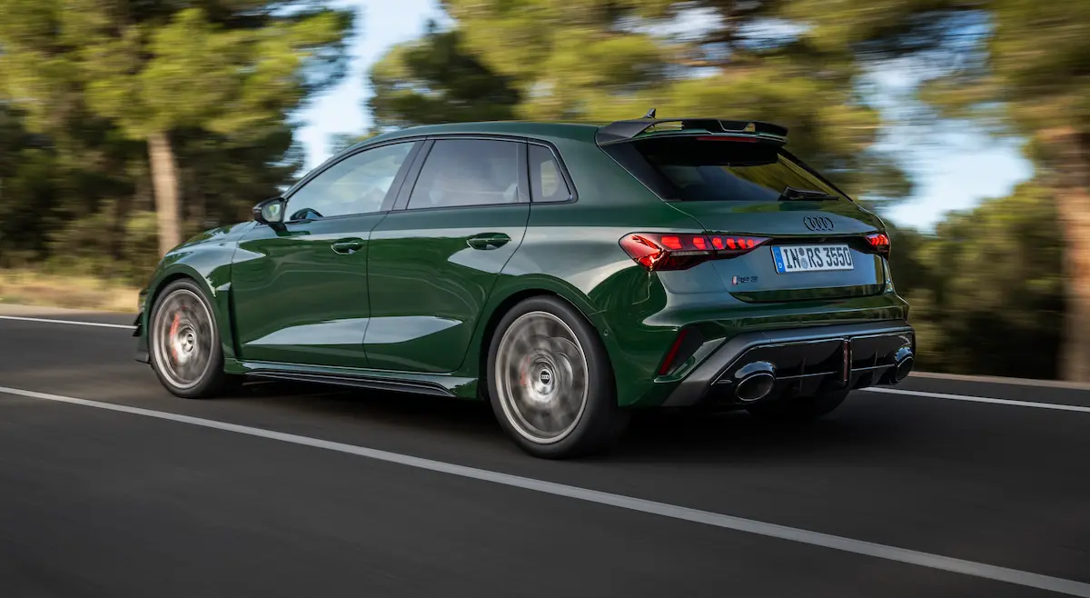 Audi RS 3 Competition Limited hatchback arka görünüm