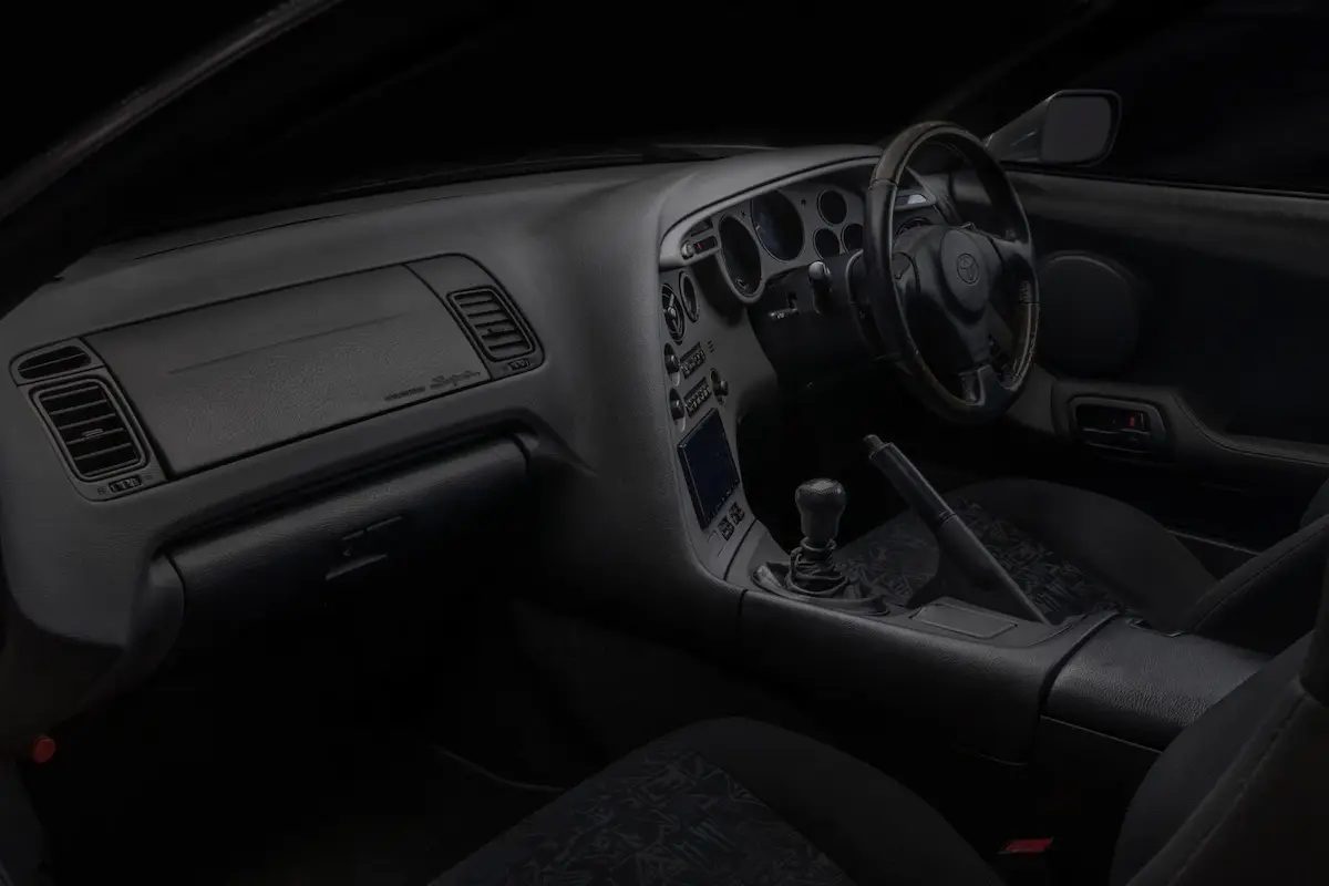 Toyota Supra MK4 dashboard yeniden üretim parçası