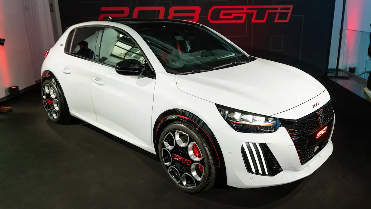 Yeni Peugeot 208 GTi