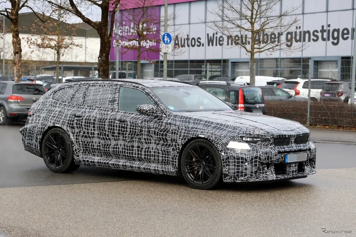 Yeni BMW M5 Touring Casus Foto