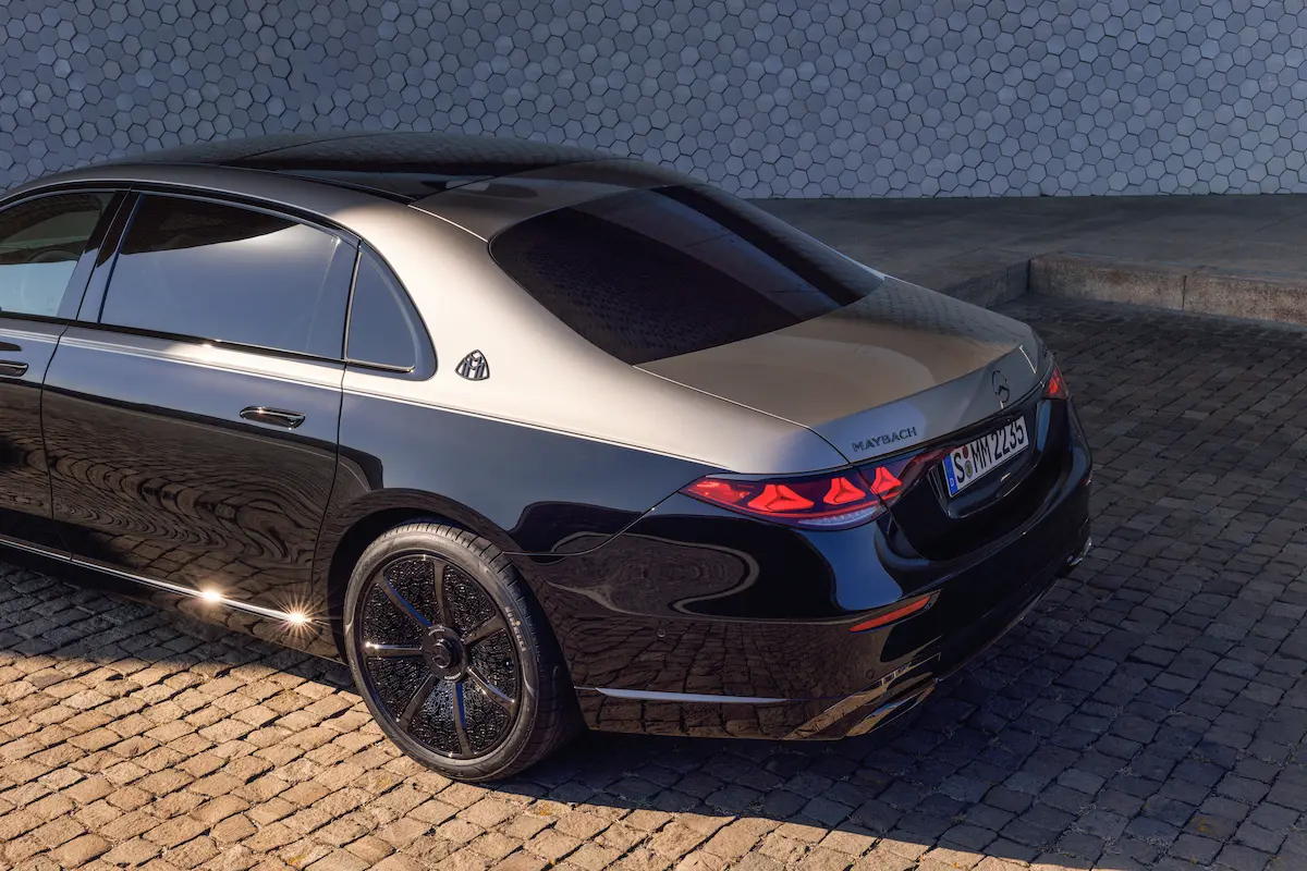 Mercedes-Maybach S-Class 2026 lüks sedan dış tasarım