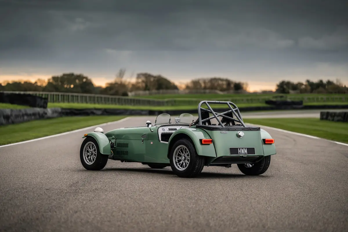Caterham Seven HWM Edition arka görünüm