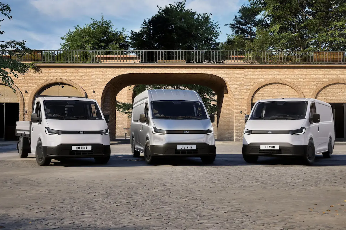 2026 Ford Transit City ön tasarım ve LED far detayları