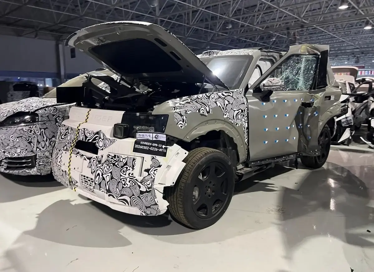 2026 model Freelander SUV çarpışma testinde hasarlı ön tasarımıyla görüntüleniyor
