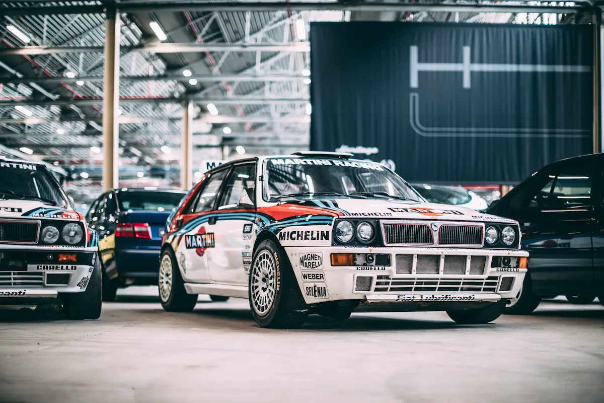 Heritage Hub Torino klasik otomobil koleksiyonu sergi alanı