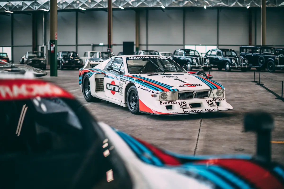 Heritage Hub Torino klasik otomobil koleksiyonu sergi alanı