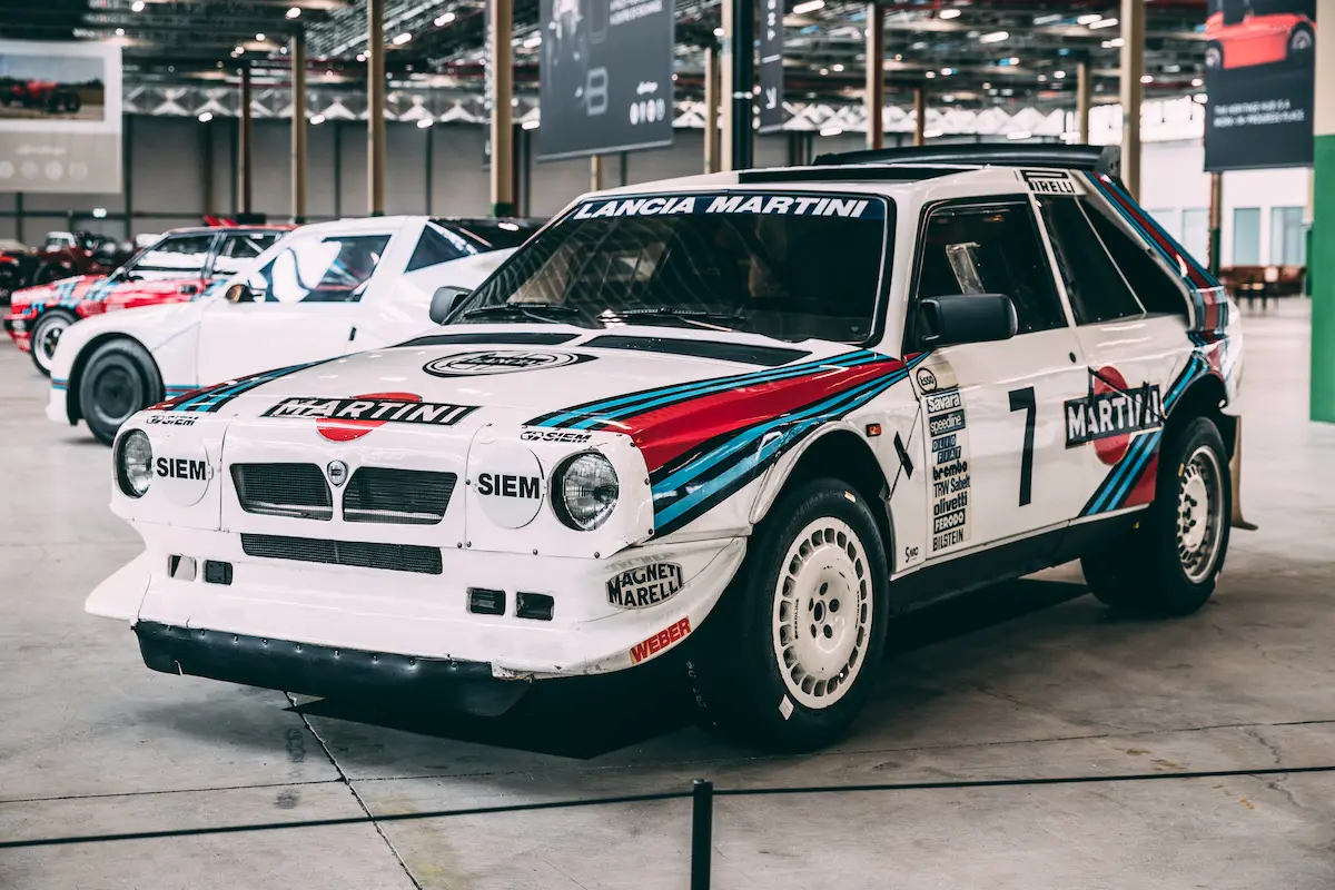 Heritage Hub Torino klasik otomobil koleksiyonu sergi alanı