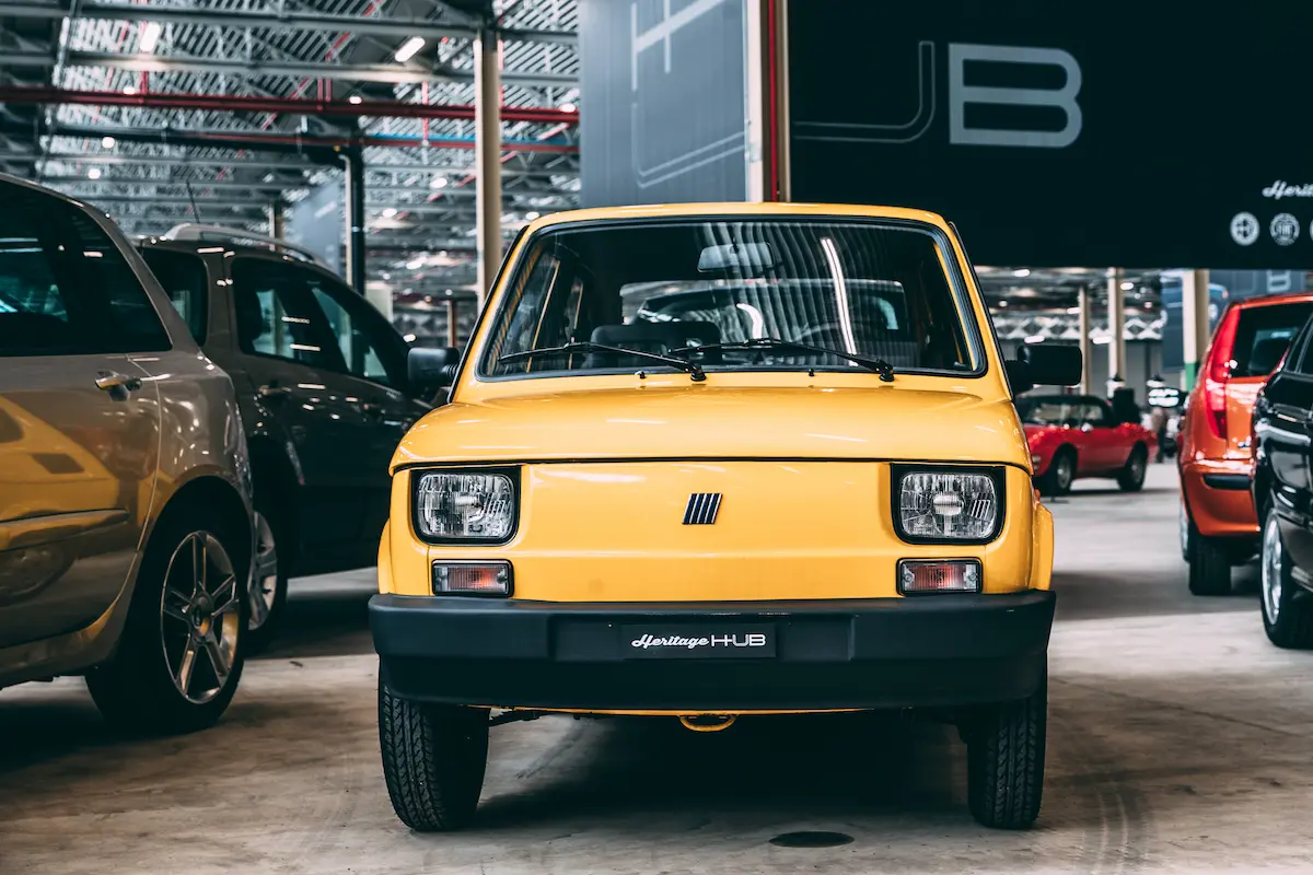 Heritage Hub Torino klasik otomobil koleksiyonu sergi alanı