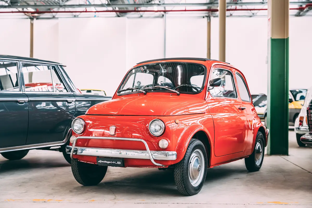 Heritage Hub Torino klasik otomobil koleksiyonu sergi alanı