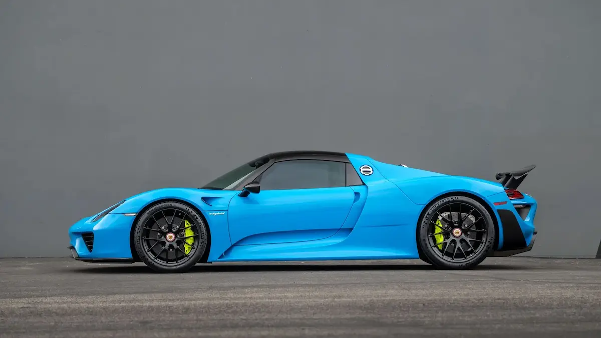 2015 Porsche 918 Spyder Weissach Package Riviera Blue renkli hiper otomobil açık artırma modeli