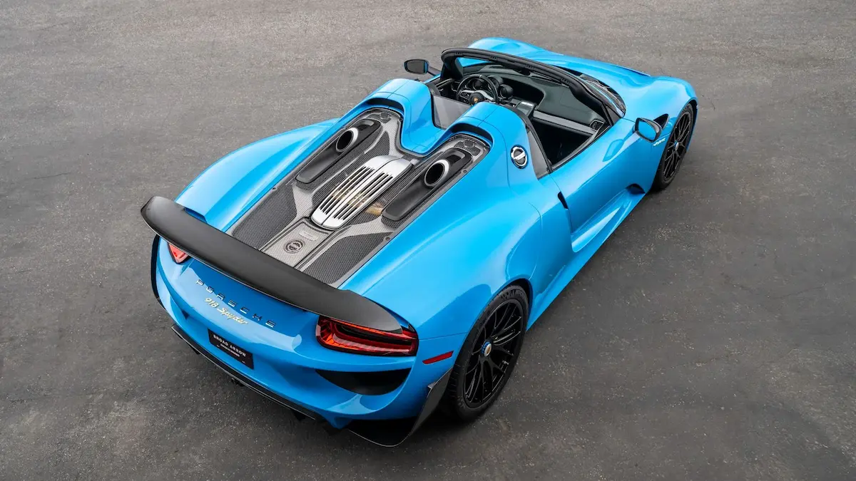 2015 Porsche 918 Spyder Weissach Package Riviera Blue renkli hiper otomobil açık artırma modeli
