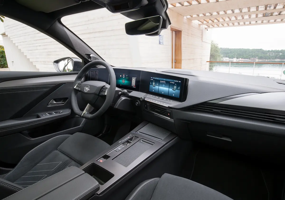 Yeni Opel Astra Intelli-Seat koltuklar