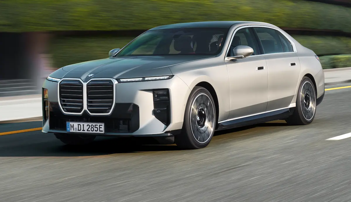 Yeni BMW 7 Serisi ön yan profil