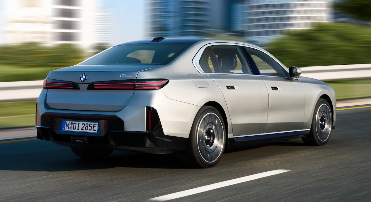 Yeni BMW 7 Serisi arka yan profil