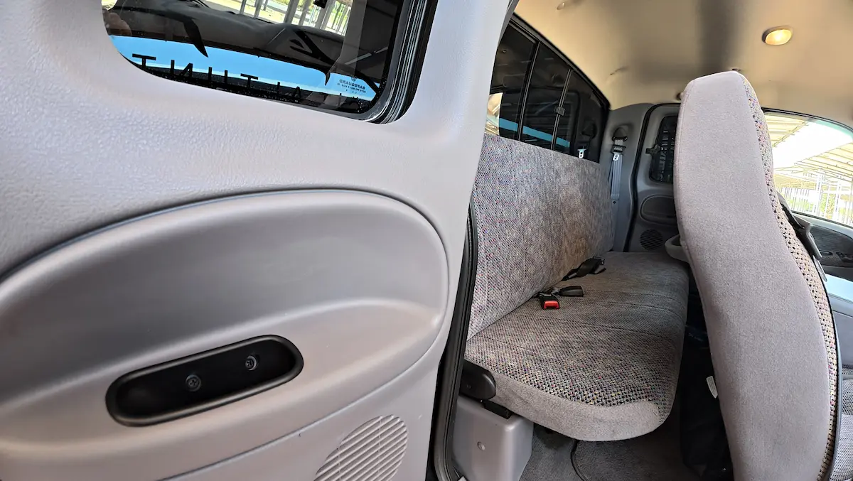 8.0 V10 Dodge Ram 3500 arka koltuklar