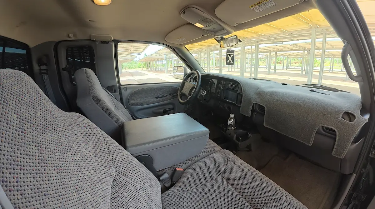 8.0 V10 Dodge Ram 3500 kabin içi