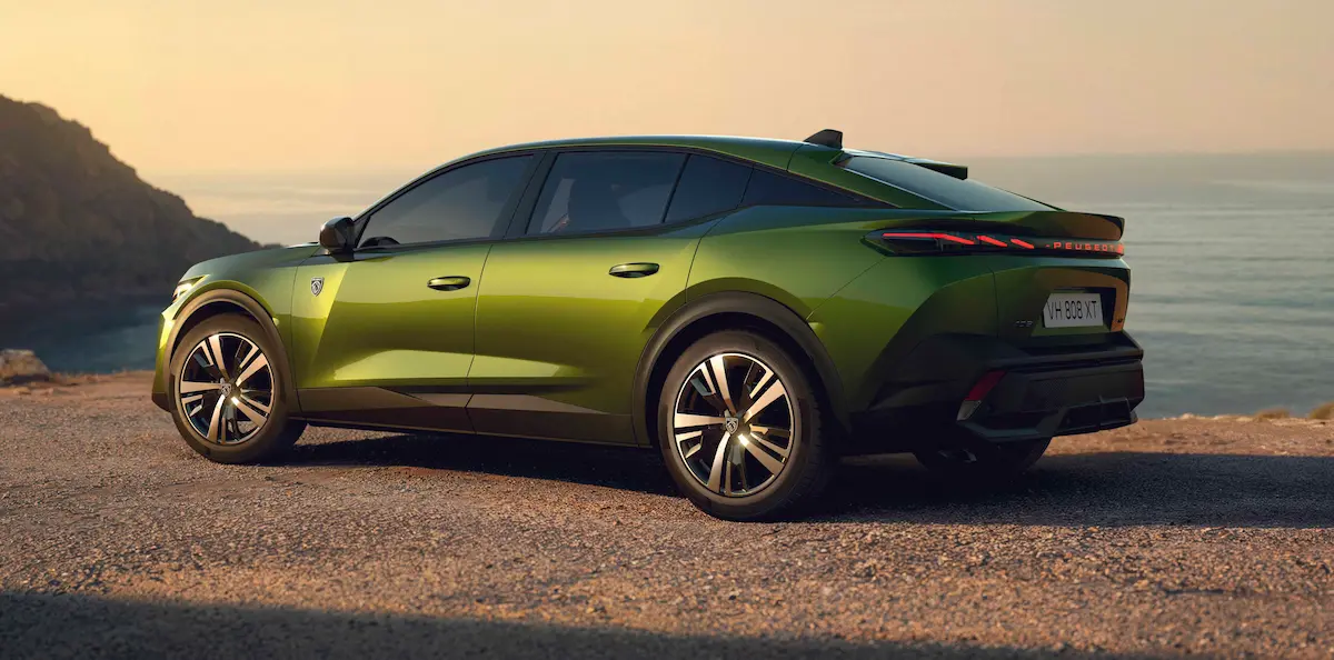 Yeni Peugeot 408 arka tasarım